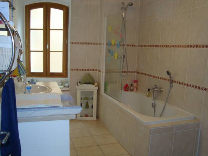 Family Bathroom - 1st floor